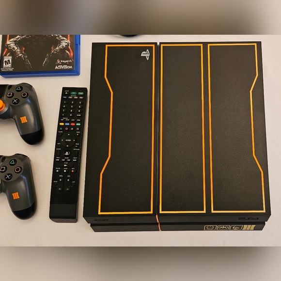 PlayStation4 1TB Call of Duty Black Ops III bundle with Blu-ray disc PLUS - Picture 5 of 15